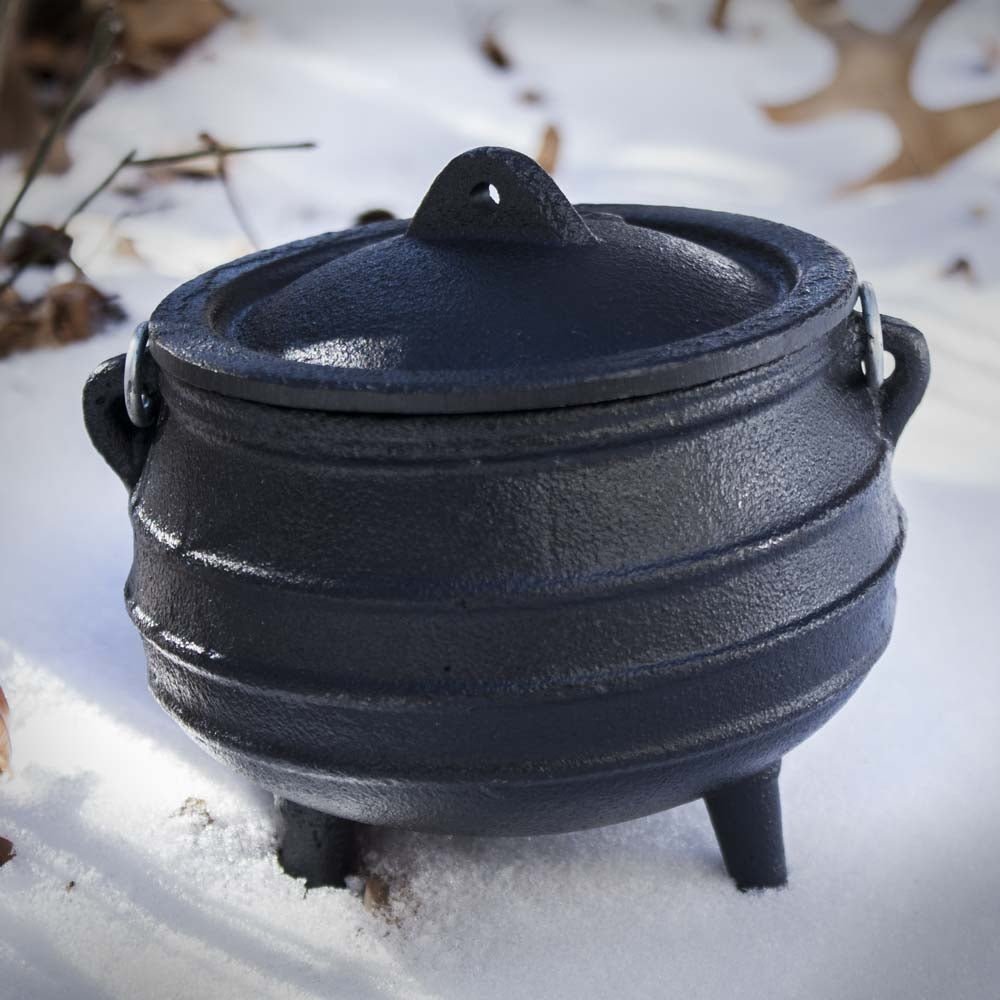 https://www.13moons.com/cdn/shop/products/14-potjie-cauldron-656106_1024x.jpg?v=1663862119