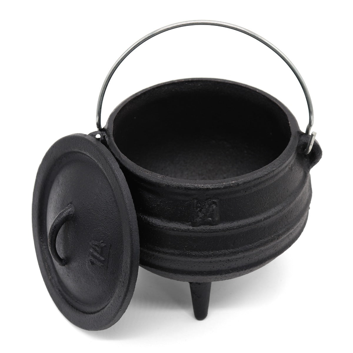 https://www.13moons.com/cdn/shop/products/14-potjie-cauldron-825526.jpg?v=1663862119&width=1200