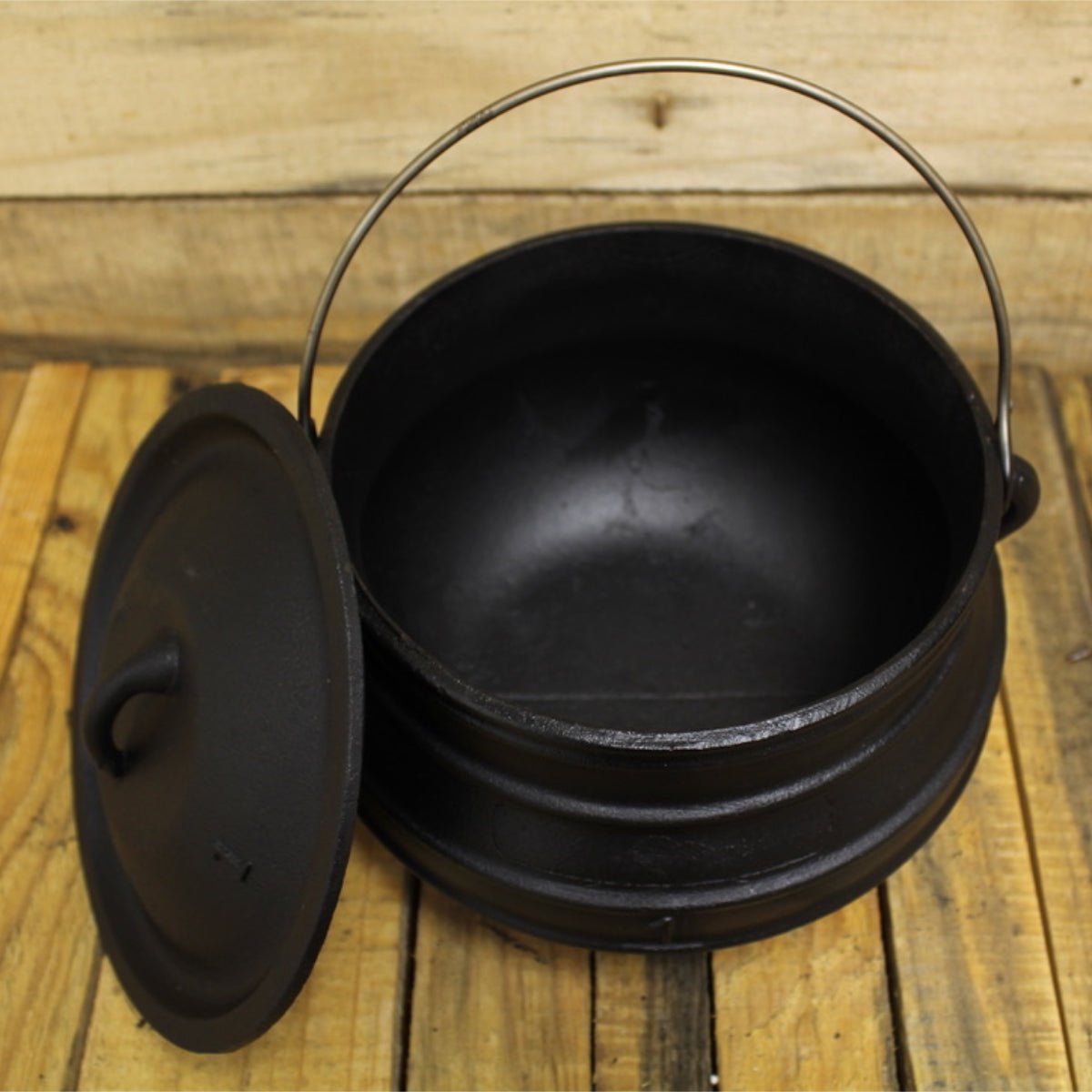 Size 3 Potjie Pot 8 quarts Pure Cast Iron Outdoor cooking