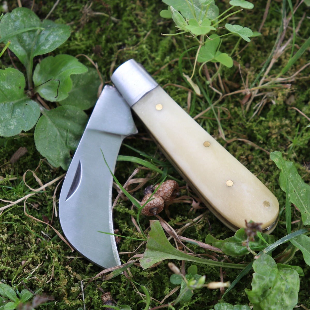 Herb Pruning Pocket Boline - 13 Moons