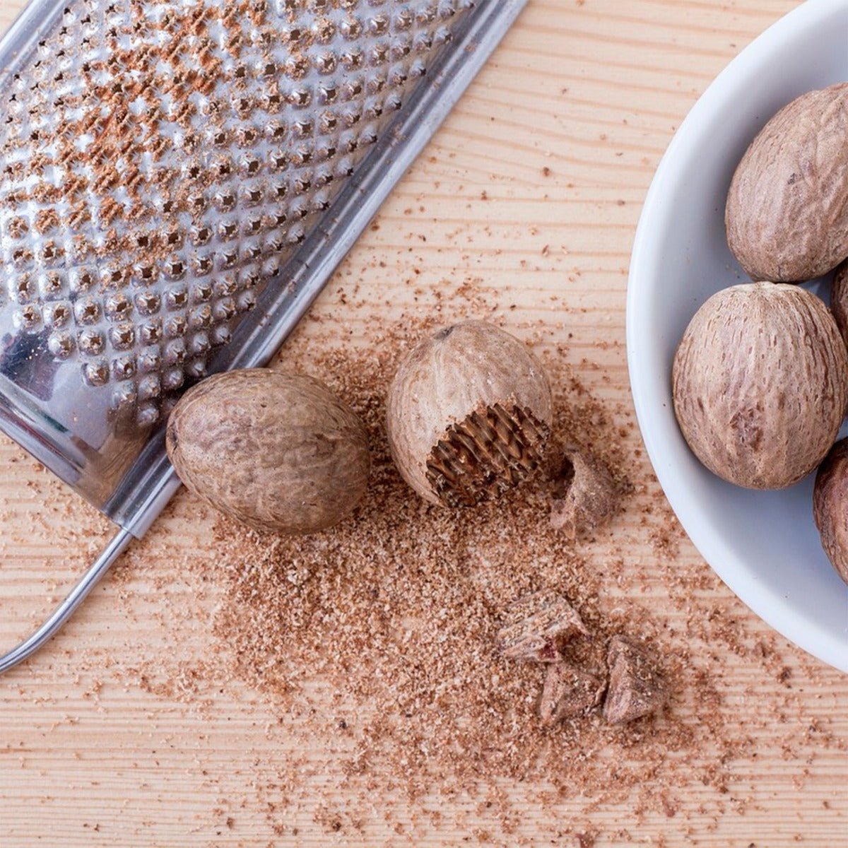 Nutmeg - Whole - 13 Moons